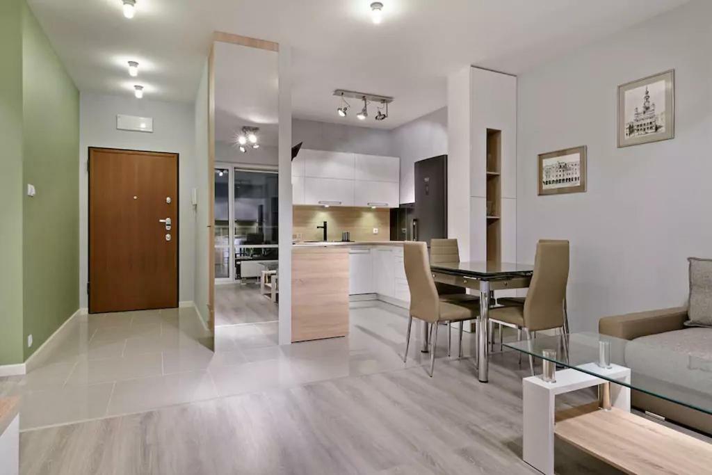 Apartment Strict Center Towarowa Poznan
